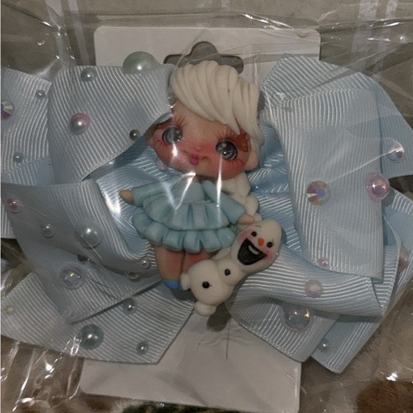 Handmade Bows Disney, Pixar assorted Characters, colors, clay, light weight - Picture 6 of 10